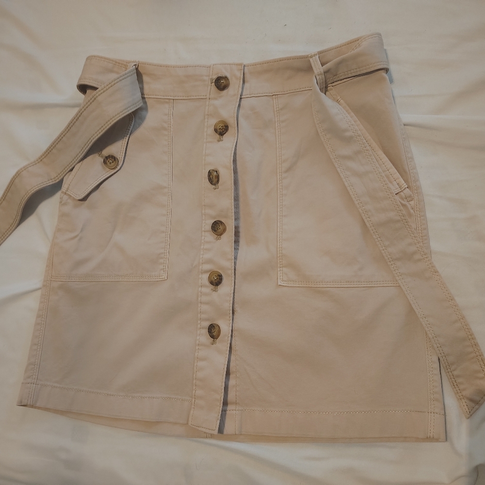 White House Black Market Beige Buttoned Mini Skirt